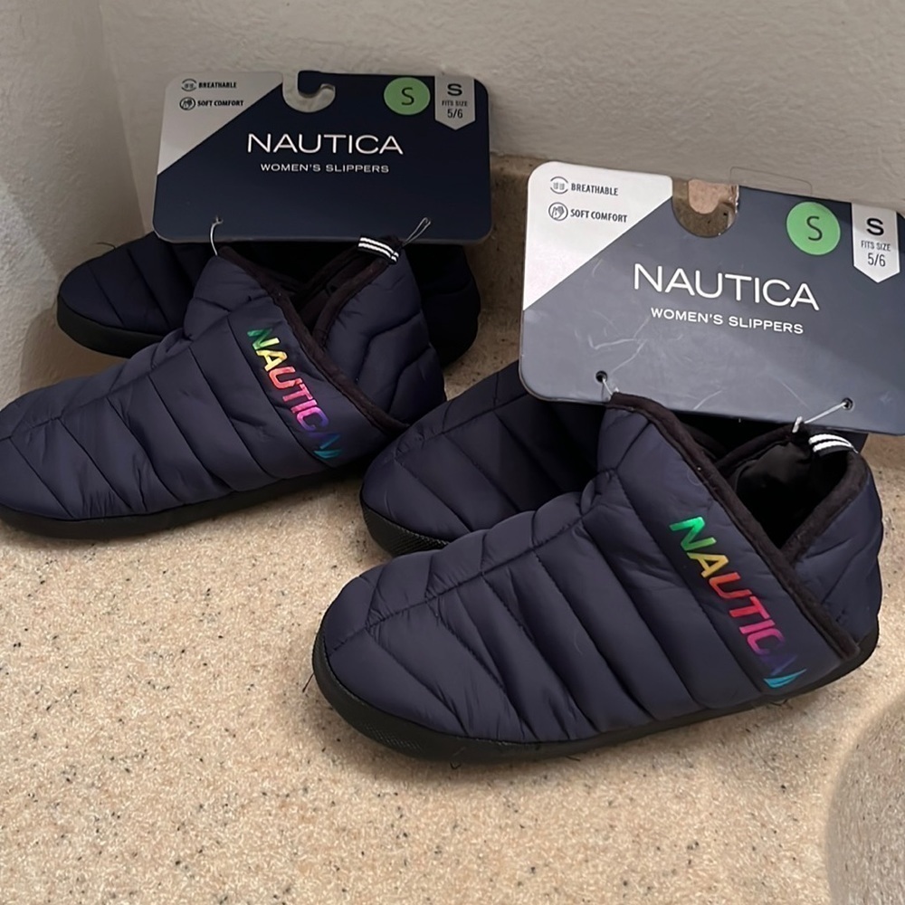 Nautica brand size S (5-6) pull on slippers- NWT